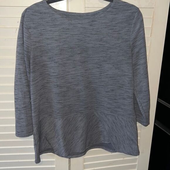 Weekends by Chico’s Women’s blouse size 2 grey/black 3/4 sleeves - Picture 1 of 5